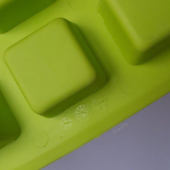IKEA PLASTIS Ice cube tray, green - Picture 8 of 14